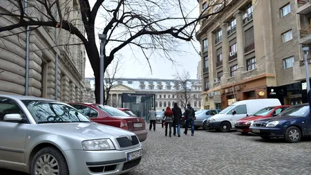 Este sau nu ilegală parcarea pe trotuar? 