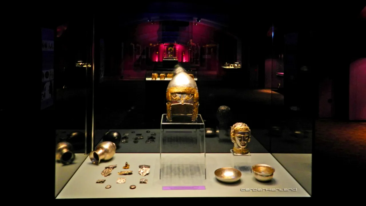 O altă piesă rară, la un pas să fie furată, alături de coiful de la Coțofenești și cele 3 brățări de aur, la Muzeul Drents. Cât valorează