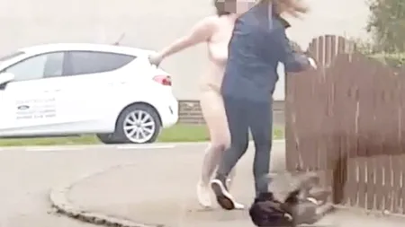 Gest șocant: Se îndrepta cu taxiul spre casă când, deodată, s-a trezit cu o femeie dezbrăcată pe capotă - FOTO / VIDEO 