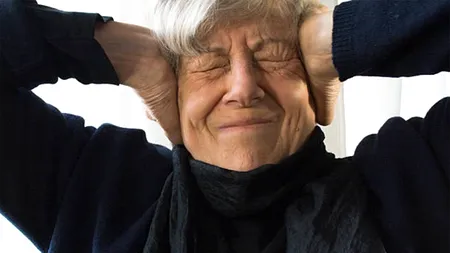 Dorind să se RĂZBUNE pe o vecină pensionară, un tânăr a dat muzica la volum maxim și a plecat de acasă. Ce a urmat întrece orice imaginație