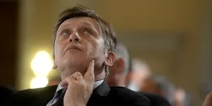 <span style='background-color: #dd3333; color: #fff; ' class='highlight text-uppercase'>ALEGERI 2024</span> Cu cine va vota CRIN ANTONESCU la prezidențiale? „Unii au scris chiar și câte o CARTE”