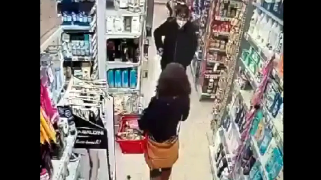 VIDEO| Postările șocante ale adolescentului din Cluj care a înjunghiat o femeie în magazin. Familia tânărului dă vina pe sistem. „Ne-a spus că suntem nebuni şi ni l-a dat acasă”