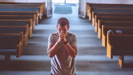 CONTROVERSE. Petiție pentru redeschiderea bisericilor. Răspunsul unui român: „Nu mă interesează dacă mor oameni bătrâni, sunt egoist şi vreau să câştig bani ca preot“