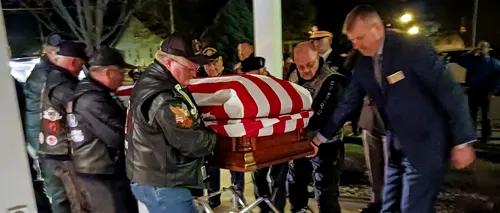 Un pilot american care a fost ucis deasupra României în urmă cu 80 de ani, a ajuns acasă. Rămășițele vor fi înhumate alături de familie