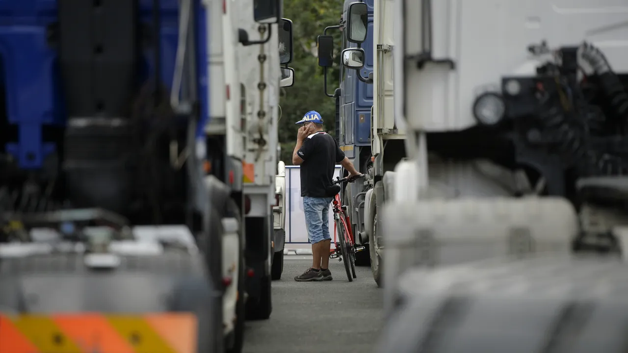 Propunerile de compromis ale Austriei NU SUNT ACCEPTABILE. Ministrul demisionar al Transporturilor discută la Bruxelles pachetele de MOBILITATE RUTIERĂ