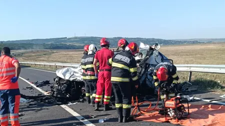 Un șofer a murit strivit pe șoseaua de centură a orașului Bârlad. Mașina lui a intrat sub un TIR