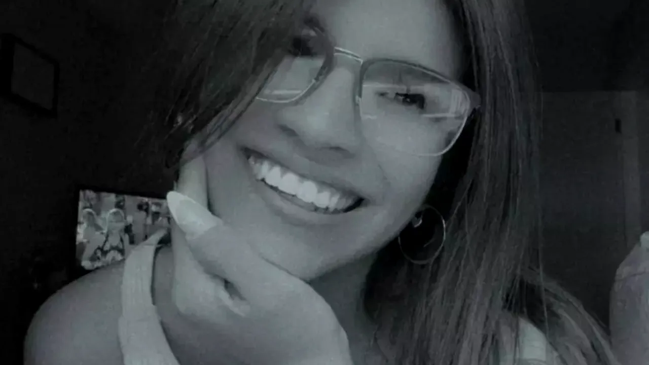 Gelozie și inventivitate. Stephanie i-a mutilat mașina iubitului după un plan malițios și minuțios