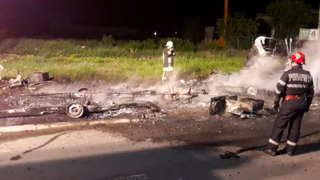 Focul a distrus trei rulote în Arad, pe care proprietarul dorea să le vândă. Cine ar fi provocat incendiul