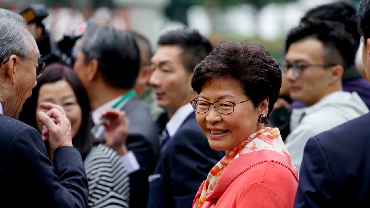 CONTROVERSĂ. Șefa Guvernului din Hong Kong: Cei care se opun legii securității naționale sunt „dușmani ai poporului”