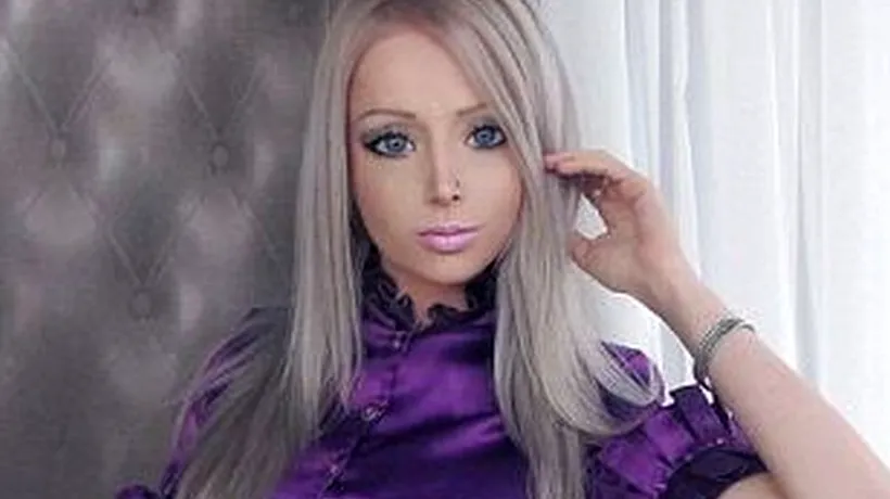 FOTO+VIDEO: Femeie sau manechin de plastic? Cum a ajuns o tânără de 21 de ani să semene la perfecție cu o păpușă Barbie