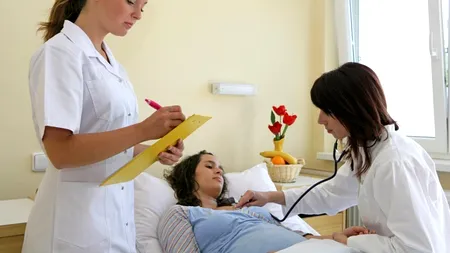 Val de infecții cu Norovirus în Marea Britanie. Crăciunul a circa 900.000 de englezi ar putea fi afectat