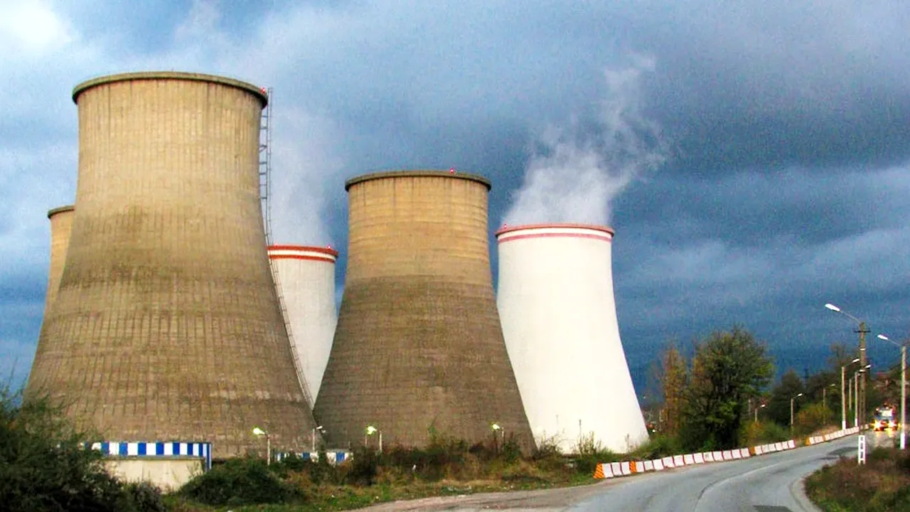 Un incendiu a izbucnit chiar în incinta Termocentralei Paroșeni. Ministerul Energiei: „Pericolul iminent a fost înlăturat”
