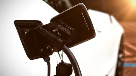 Un român, care s-a dus în Grecia cu mașina electrică, a fost UIMIT de costul călătoriei. Cât a cheltuit anul trecut, când a mers cu o mașină diesel