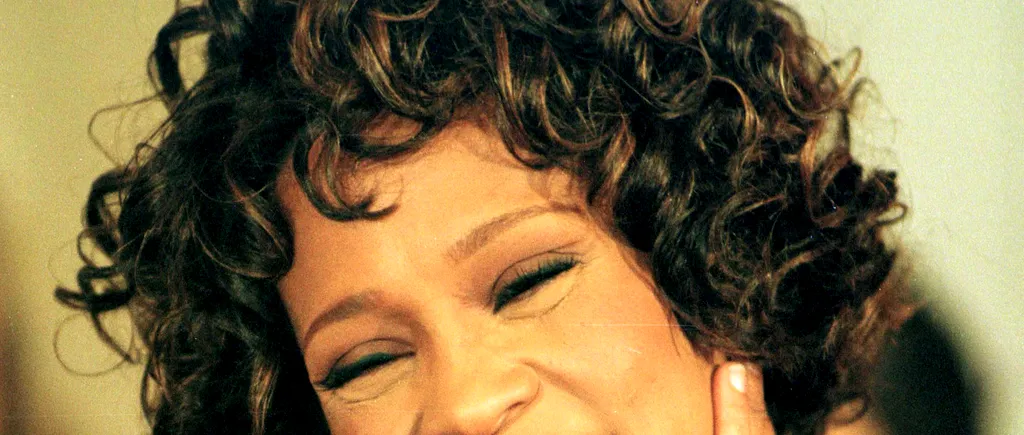 Secretele celebrei Whitney Houston, dezvăluite într-o carte biografică, scrisă de femeia care se presupune că i-ar fi fost iubită

