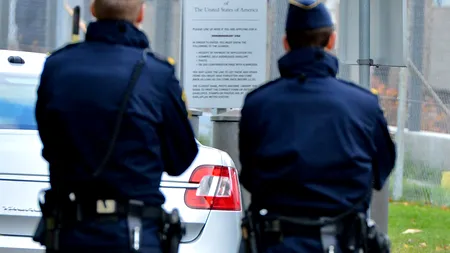 AMBASADA SUA din Stockholm a fost EVACUATĂ din cauza unui pachet suspect