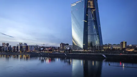 Presiunile inflaționiste PERSISTĂ în zona euro /Oficial BCE: Politica monetară este ”prudentă”