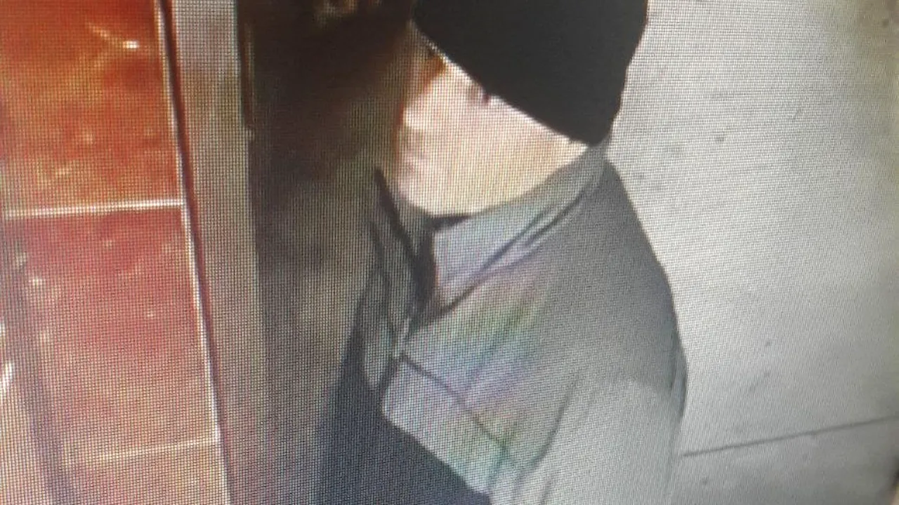 Bărbatul care a agresat sexual doi copii, căutat în continuare de poliție. O nouă imagine cu agresorul