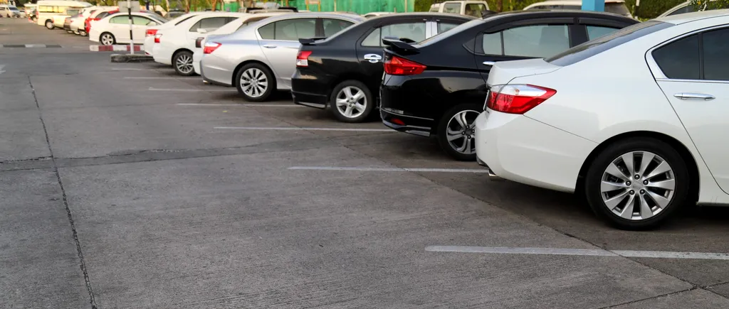 Aplicația care te ajută să îți găsești repede şi gratuit un loc de parcare, la Oradea şi Iaşi