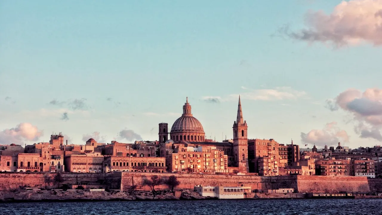 România, inclusă de Malta în zona roșie. Care sunt condițiile pentru intrarea pe teritoriul țării