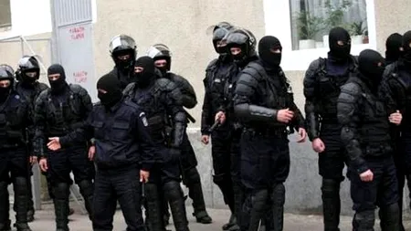 Medici acuzați de decontare de analize inexistente, în valoare de 500.000 de euro. Peste 40 de persoane au fost duse la audieri. UPDATE