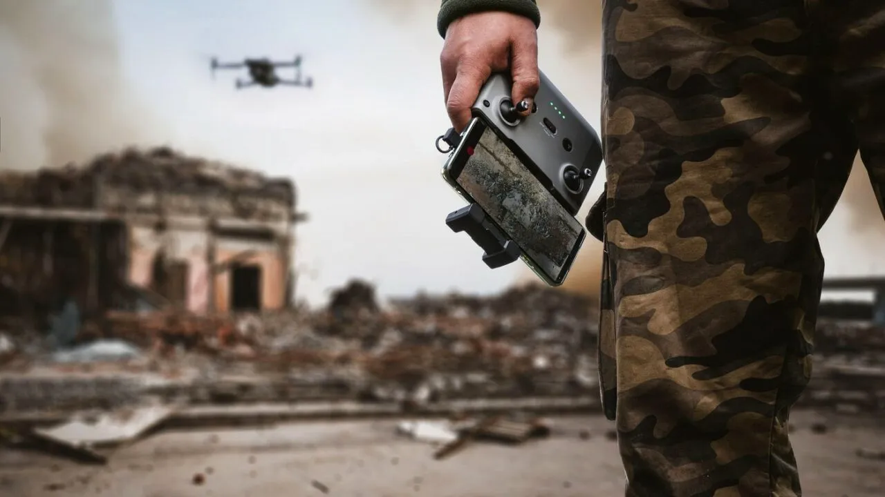 Zid de drone pentru apărarea flancului estic. Nu e un titlu de carte SF, ci parte din strategia UE pentru lupta cu Rusia