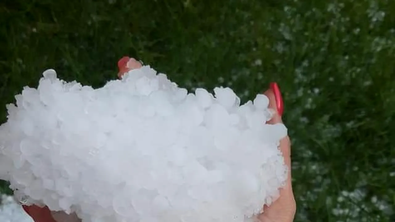 Cod portocaliu de ploi și grindină în Moldova și nord-estul Munteniei