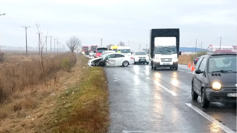 O persoană a decedat în urma unui accident rutier din Buzău. Traficul este blocat pe ambele sensuri pe DN2