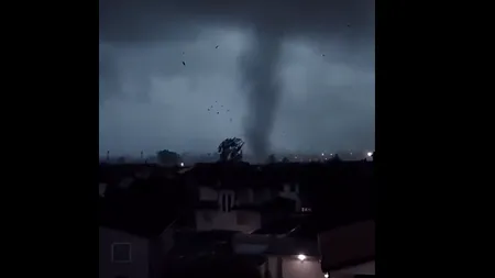 O tornadă se formează la Milano. Furtuna și grindina lovesc nord-estul orașului
