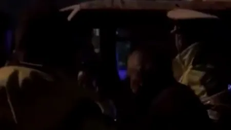 Mașini avariate după ce un șofer de autobuz s-a urcat beat la volan: „Matale omori lumea pe stradă!”