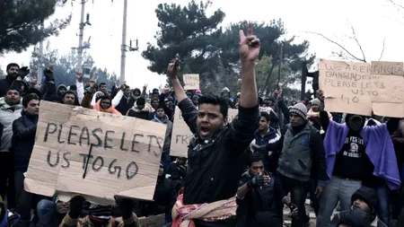 Proteste ale imigranților blocați la frontiera dintre Grecia și Macedonia: 