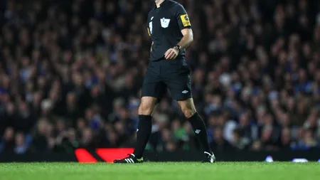 Un celebru arbitru britanic părăsește Premier League și se transferă în Arabia Saudită