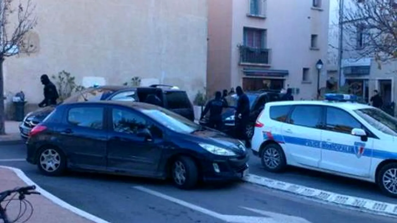 Cinci bărbați reținuți în cadrul unei operațiuni antijihadiste în sudul Franței au fost inculpați