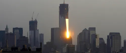 New Yorkul pune ultima grindă la Freedom Tower