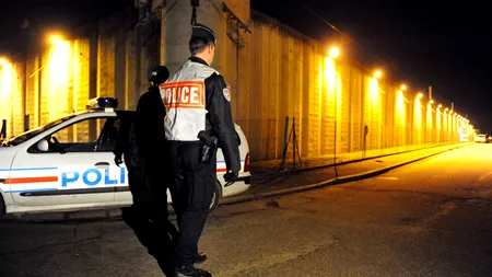 Trei români care furaseră piese de fier în Franța au fost prinși pentru că furgoneta lor a cedat din cauza încărcăturii de 2 TONE