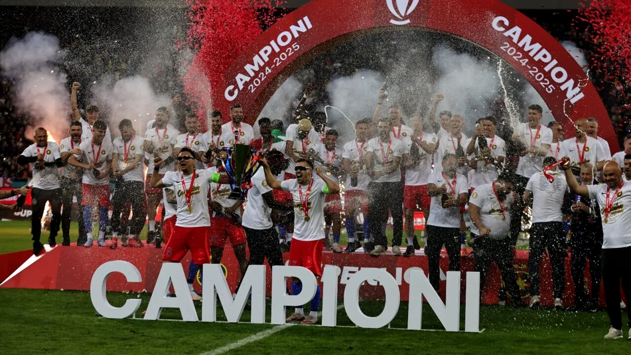 Echipa ideală a sezonului Superligii. FCSB are șase jucători în componență și antrenorul