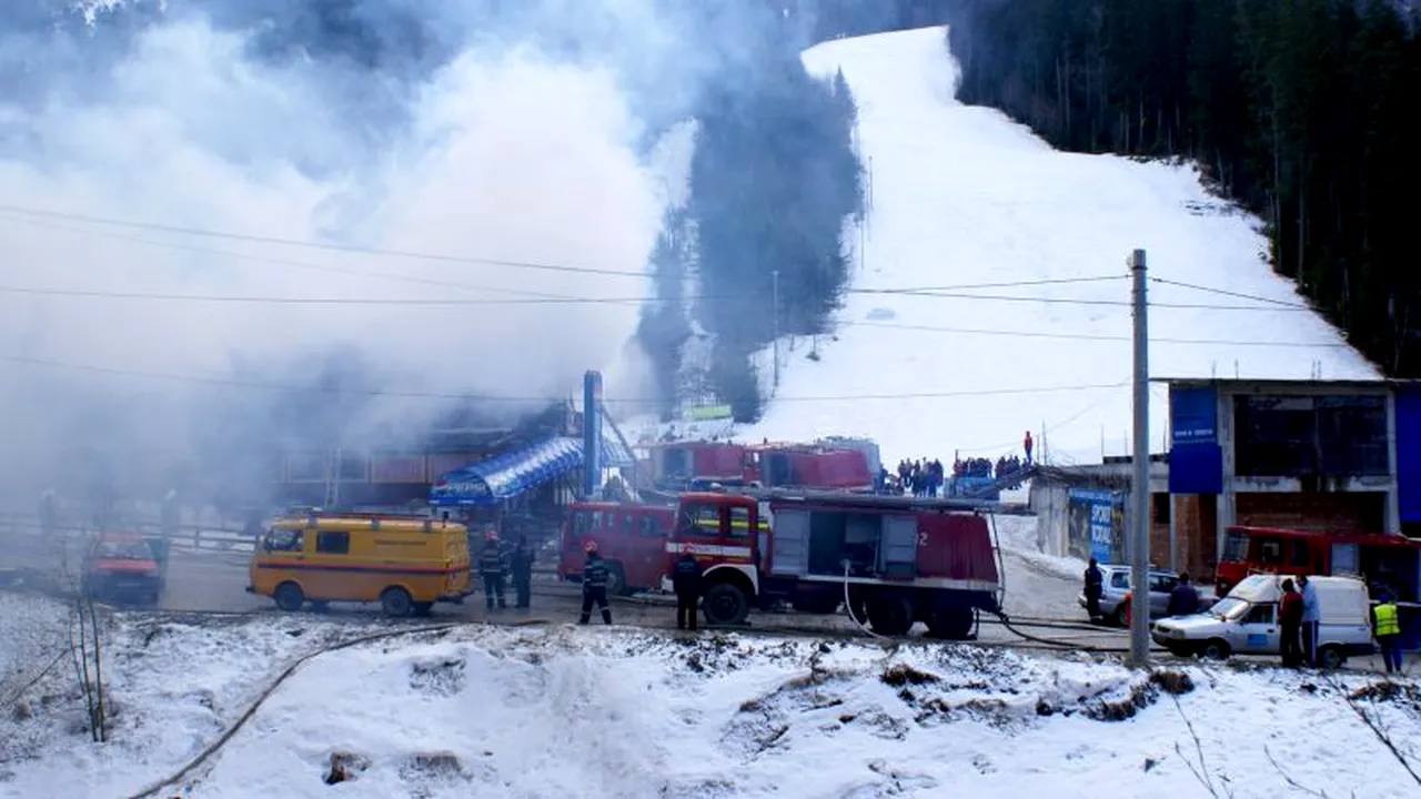 Cabană din zona de agrement Colibița, distrusă într-un incendiu
