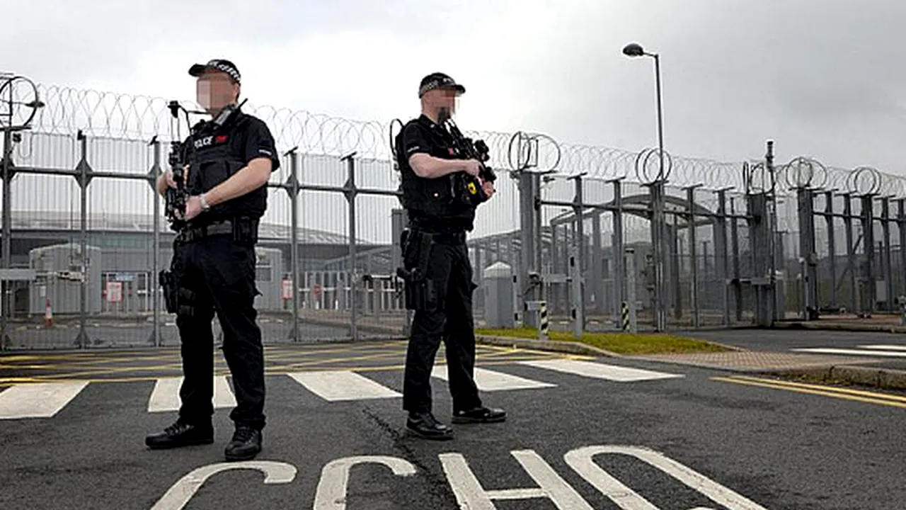 Edward Snowden face un anunț fără precedent. Milioane de smartphone-uri sunt vulnerabile în fața „Ștrumfilor