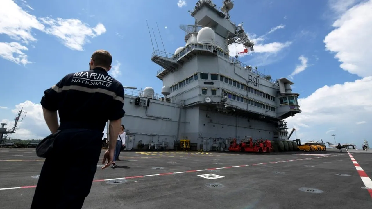 CORONAVIRUS. Franța confirmă 50 de cazuri de COVID-19 la bordul navei-amiral Charles de Gaulle