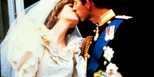 <span style='background-color: #1e73be; color: #fff; ' class='highlight text-uppercase'>EXTERNE</span> Un cititor de buze a dezvăluit ce i-a șoptit regina Elizabeth a II-a prințesei Diana în ziua nunții sale cu viitorul rege Charles al III-lea