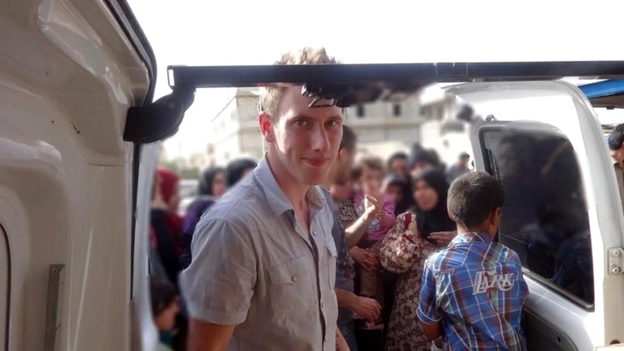 Prieteni ai ostaticului Peter Kassig, un american convertit la islam, au cerut eliberarea acestuia