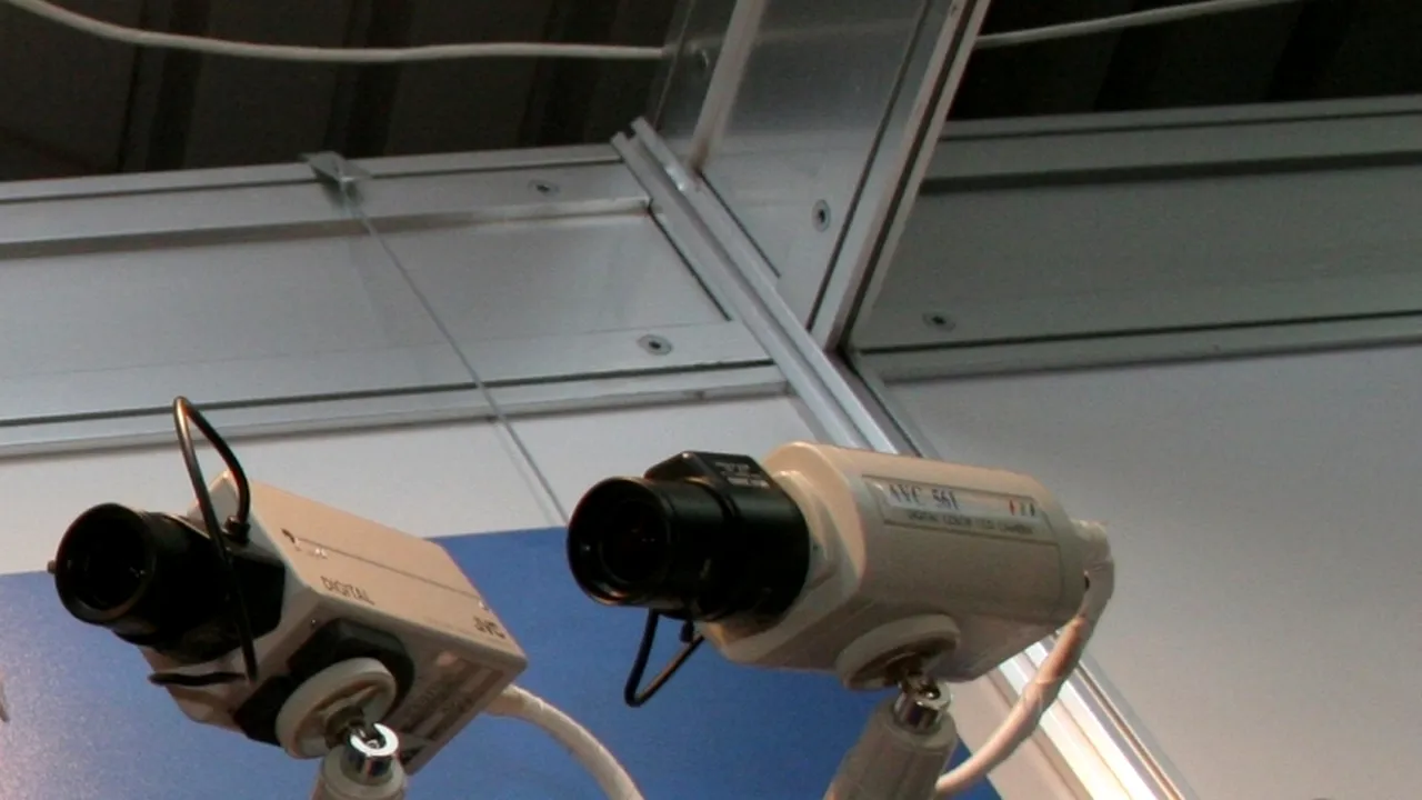 BAC 2012. MECTS: Olimpicii eliminați de la bacalaureat, descoperiți și cu ajutorul camerelor de supraveghere