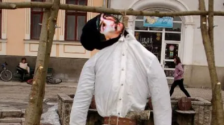 După ce l-au „spânzurat
