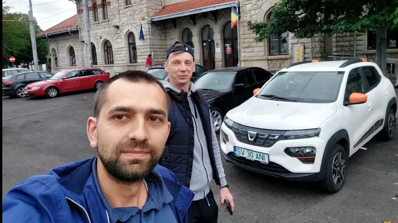 El este primul român care a ajuns cu Dacia Spring la Berlin: ”Nu găseam bilete de avion. M-am hotărât să iau Spring-ul tatălui din curte...”