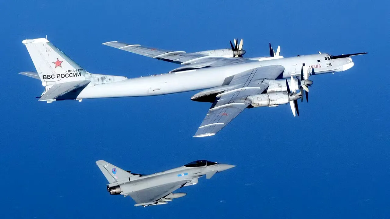 Putin testează reacția NATO chiar în ziua de Crăciun. Rusia a trimis două bombardiere strategice în nordul Marii Britanii