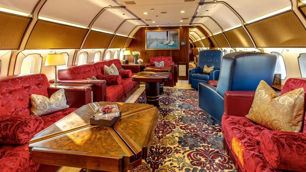 Klaus Iohannis merge în vizitele oficiale în America de Sud cu acelaşi avion cu care a fost în Japonia / Cum arată în interior aeronava