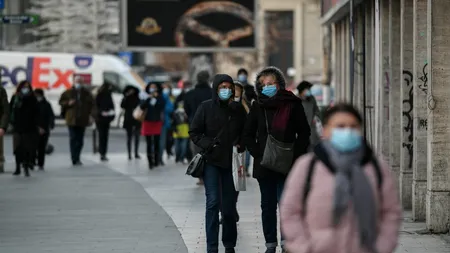 8 ȘTIRI DE LA ORA 8. Masca de protecţie a devenit obligatorie în toate spaţiile publice din Bucureşti