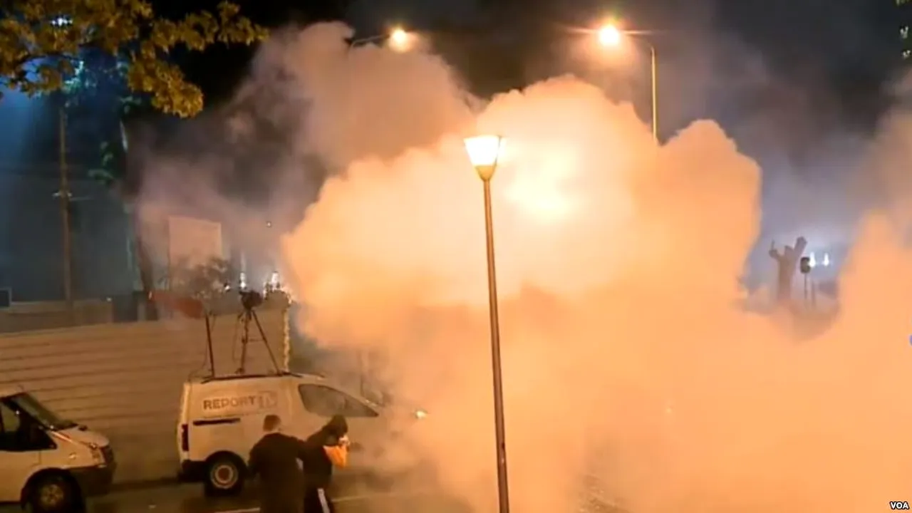 Și Albania se răscoală împotriva „violenței Poliției”. Tirana, incendiată de proteste masive! - VIDEO