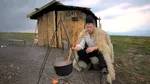 Ghiță Ciobanul a vorbit pentru Gândul direct din Piața Victoriei. „Vrem să nu ne mai fie omorâte animalele, să putem exporta și să ne putem vinde marfa pe care o avem la prețul corect / Nu plecăm / Oamenii au fost blocați să vină la protest”