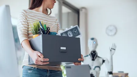 Directorul unei companii de software a concediat 4.000 de angajați. Toate posturile unui întreg departament au fost desființate din cauza A.I.