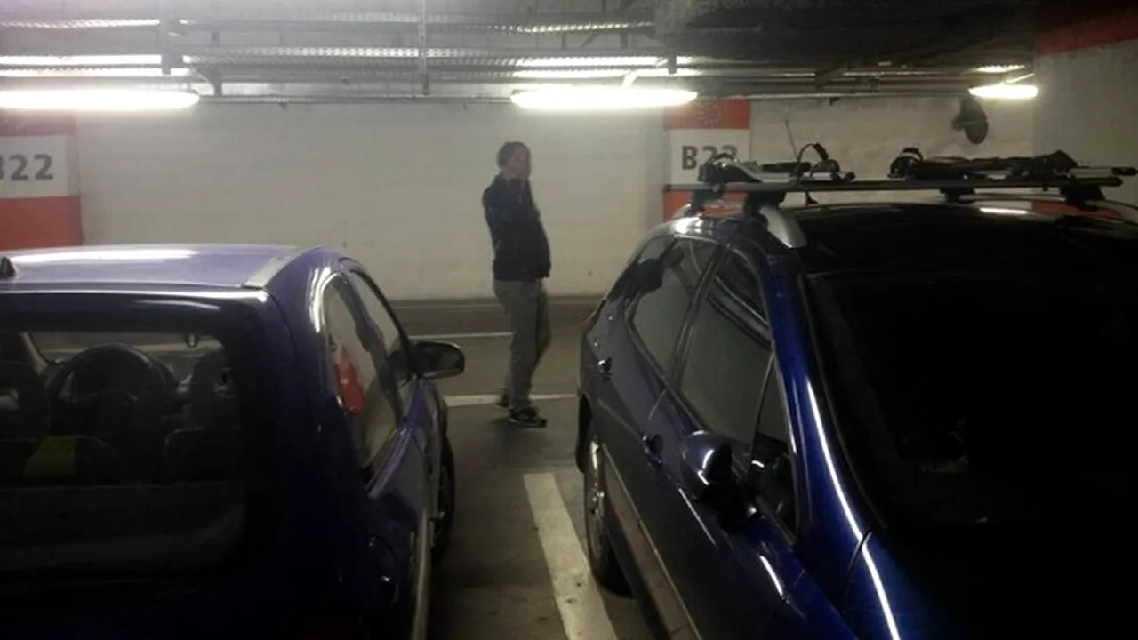 Ce a pățit un bucureștean într-un mall: ''Când a văzut că îl pozez, a fugit''